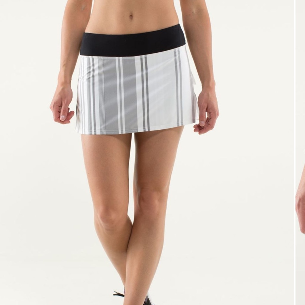 Lululemon Run: Pace Setter Skirt. Size 6. EUC.
Groovy Stripe Nimbus / Black